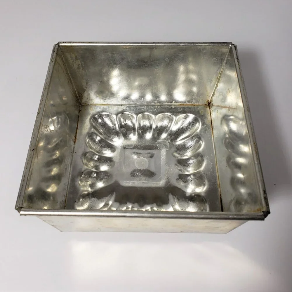 Bakeware Bundle 17 Pieces, New and Unique Vintage Items for Desserts Flans Tarts